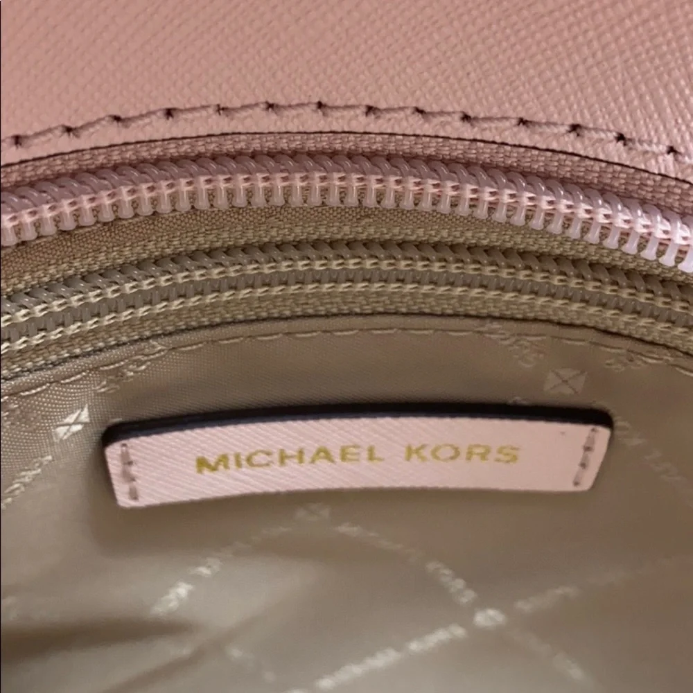 MICHAEL KORS XS CONVERTIBLE TOP ZIP TOTE